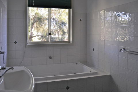 Sheoak Holiday Home - Accommodation 4U 1