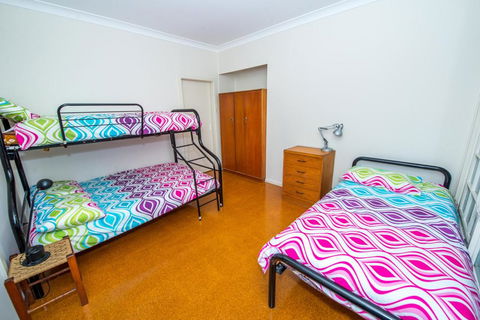 Shoal Bay Avenue, Unit 7 - Accommodation 4U 3