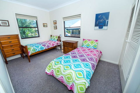 Shoal Bay Avenue, Unit 7 - Accommodation 4U 1