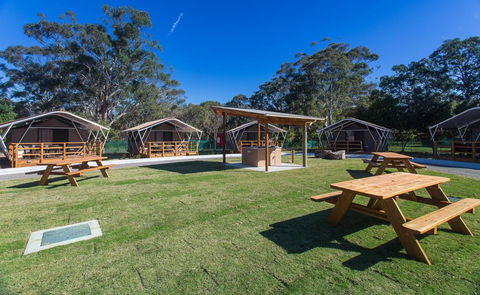 Shoal Bay Holiday Park - Accommodation 4U 1