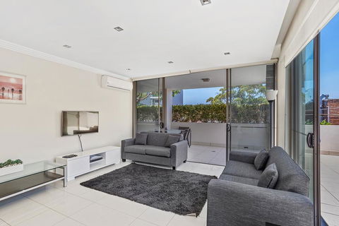 Shoal Bay Road, Aura Apartments, Unit 05, 59 - Accommodation 4U 1