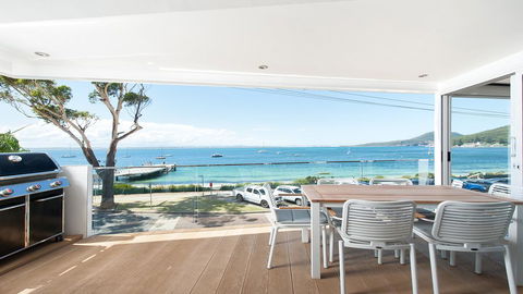 Shoal Bay Views - Accommodation 4U 0