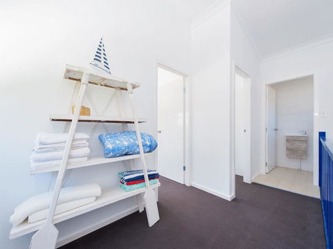 Shoally Loft, 58 Tomaree Road - Accommodation 4U 1