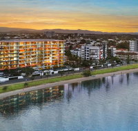 Silvershore Apartments on the Broadwater - Accommodation 4U