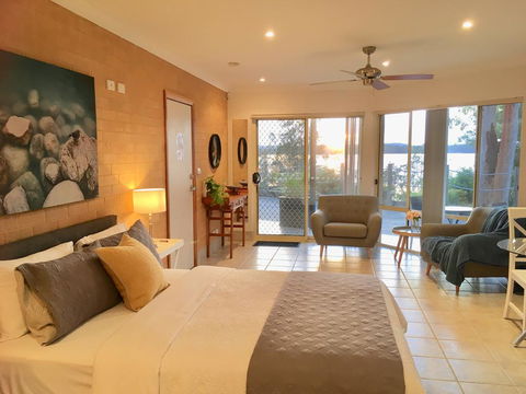 SilverWaters Waterfront Accommodation - Accommodation 4U 1