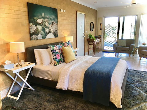 SilverWaters Waterfront Accommodation - Accommodation 4U 0