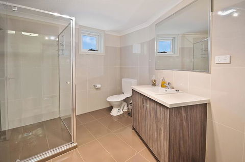 Single Room W/ Private Bathroom In Brunswick! - Accommodation 4U 2