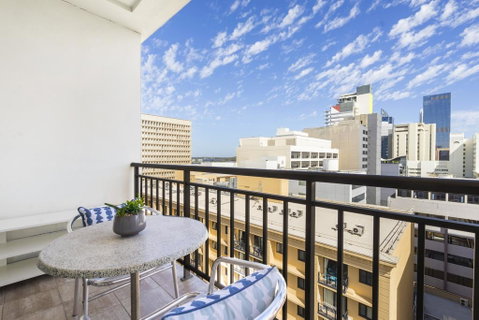 Sky High Quality Excellent Fit Out - Accommodation 4U 3