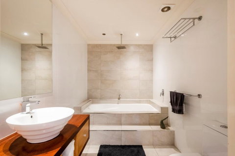Sky Quay 6 - Accommodation 4U 1