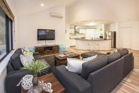 Snoozeaway - Accommodation 4U 3