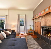 Somerville Wines Farmstay in Broke super cute house on working farm. Walk for miles. - Accommodation 4U