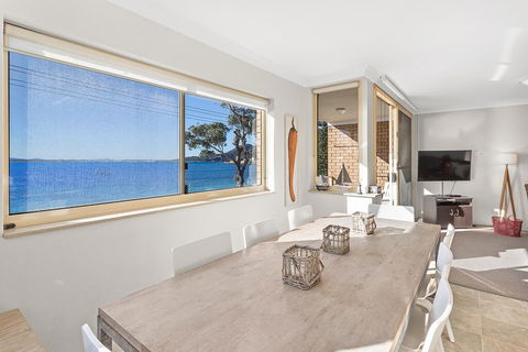 South Pacific Unit 4 - Shoal Bay - Accommodation 4U 2
