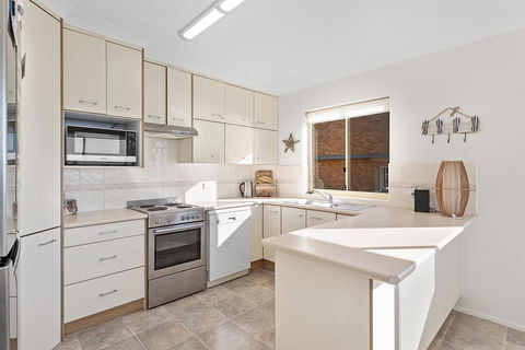 South Pacific Unit 4 - Shoal Bay - Accommodation 4U 3