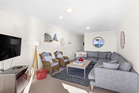 South Pacific Unit 4 - Shoal Bay - Accommodation 4U 1