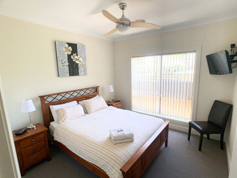 Spacious 2 Bed, 2 Bath Villa - Central Location - Quiet - Accommodation 4U 2