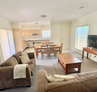 Spacious 2 Bed 2 Bath Villa - Central Location - Quiet - Accommodation 4U