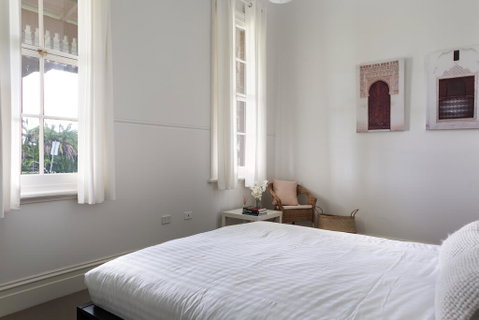 Spacious 2-bed, 2-bath Home With Parking And Balcony - Accommodation 4U 2