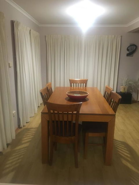 Spacious And Central To CBD - Accommodation 4U 2