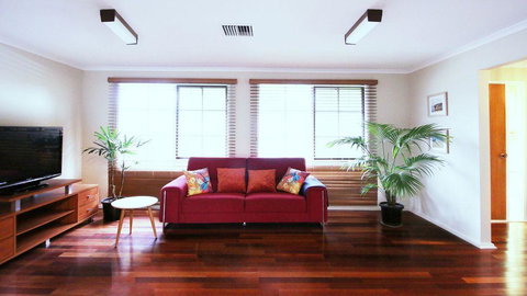 Spacious And Cozy Home Next To Glen Waverley - Accommodation 4U 0
