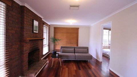Spacious And Cozy Home Next To Glen Waverley - Accommodation 4U 2
