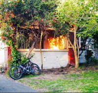 St Kilda East backpackers' hostel - Accommodation 4U
