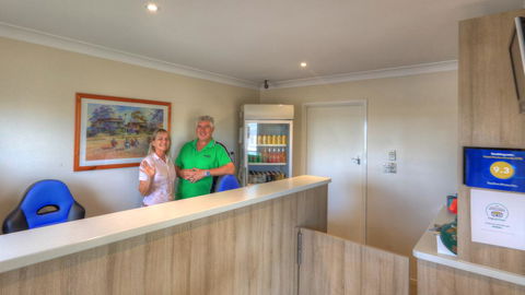 Starline Motor Inn - Accommodation 4U 2