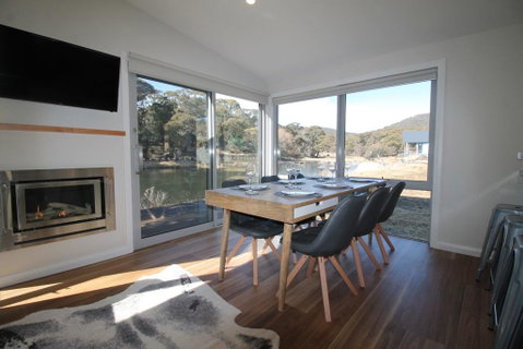 Stillwater Chalet B- Lake Crackenback - Accommodation 4U 1