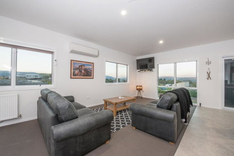 Stratton Summit 4- Modern, Sophisticated Style With Lake And Mountain Views - Accommodation 4U 1