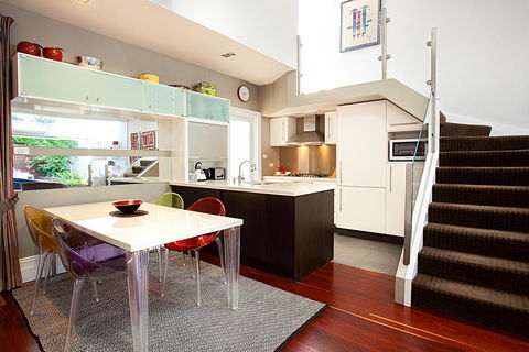Striking Open Plan Home In Quiet Inner-city Area - Accommodation 4U 3