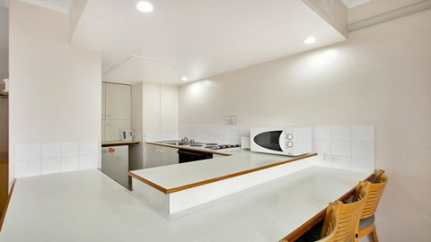 Studio With Balcony At College St - Accommodation 4U 1