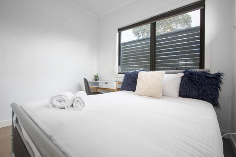 Stunning 3Beds Near Knox Shopping Centro@Wantirna - Accommodation 4U 3