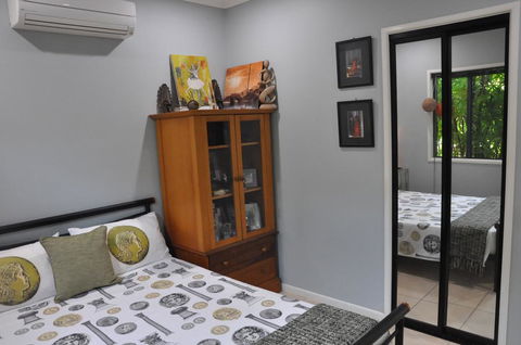 STUNNING MAGNETIC ISLAND HOME,PRIVATE, LARGE POOL,ADULTS ONLY - Accommodation 4U 2