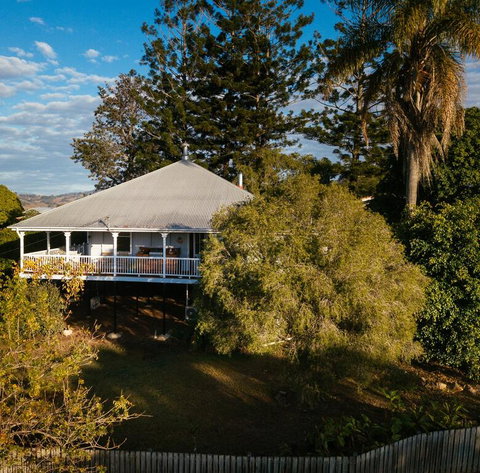 Stunning Queenslander - Accommodation 4U 0