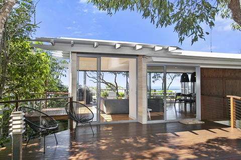 Stunning Seaviews, Sunshine Beach - Accommodation 4U 0