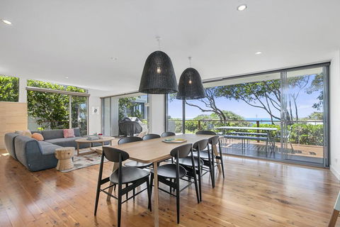 Stunning Seaviews, Sunshine Beach - Accommodation 4U 2