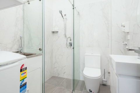 STUNNING SYDNEY HOME 11 - Accommodation 4U 3