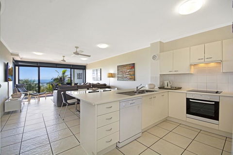 Stunning Views Great Location Sunshine Beach! - Unit 1 Vista Pacific 12 Bryan Street - Accommodation 4U 2