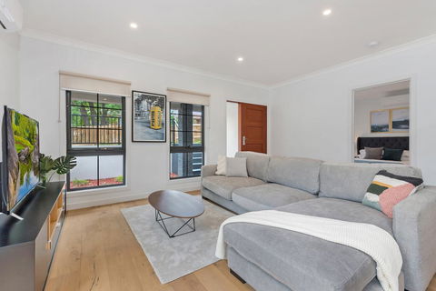 Style, Comfort And Convenience - Accommodation 4U 3