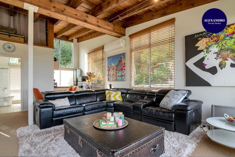 STYLISH & RELAXED LAKE HOME // NARRABEEN - Accommodation 4U 0