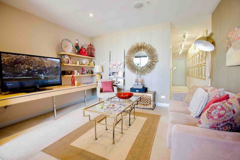 Stylish 1 Bedroom Apartment Amazing City Views - Accommodation 4U 2