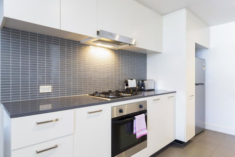 Stylish Apartment Minutes From City And Airport - Accommodation 4U 3