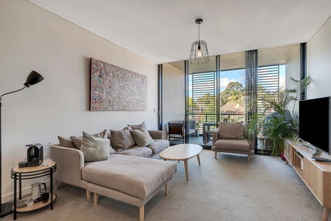 STYLISH CAMPERDOWN APARTMENT And PARKING INC - Accommodation 4U 3