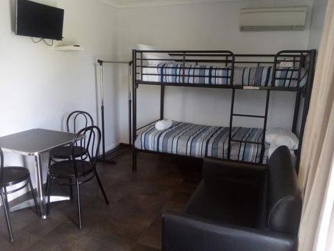 Summit Cabin - Accommodation 4U 1