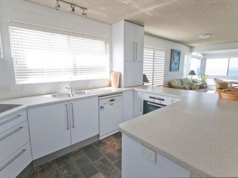 Suncrest 3 - Accommodation 4U 3