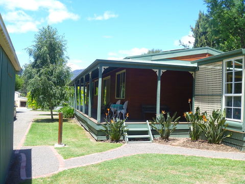 Sunburst Retreat - Accommodation 4U 1