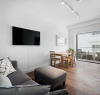 Sunlit 1 Bedroom Apartment right at Bondi Beach - Accommodation 4U