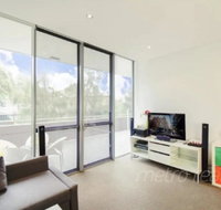 Sunny 3 Bedroom Apartment in Turrella - Accommodation 4U