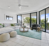 Sunny and spacious Sunshine Beach - Accommodation 4U