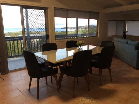 Sunnyside Holiday Home - Accommodation 4U 3