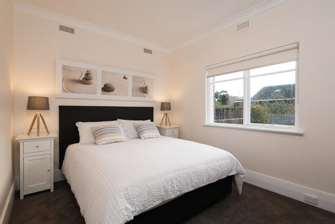 Sunrise At Penguin - Accommodation 4U 2